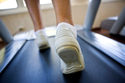 3womanfeetontreadmill.jpg